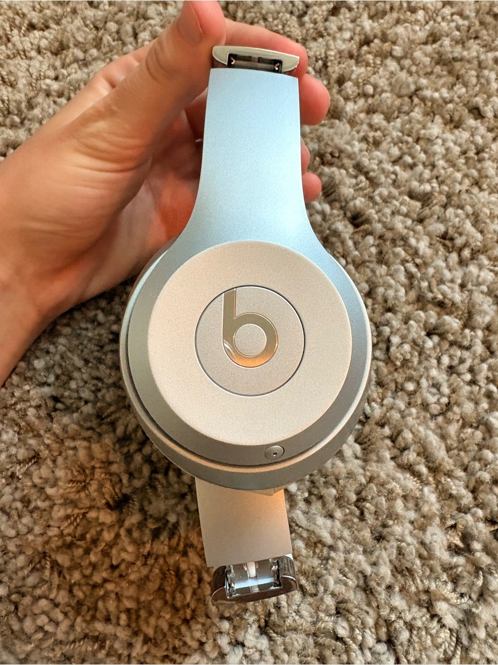Beats Solo 4 Wireless Over-Ear Headphones — White/Silver - Picture 4 of 4